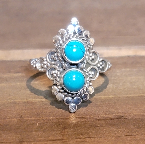 Vintage Jewelry - Native Turquoise Gemstone Ring 9 Sterling Silver Boho Jewelry